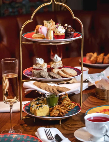 Last-Minute Christmas Gifts - The Indytute E-Vouchers for Him, Her & More