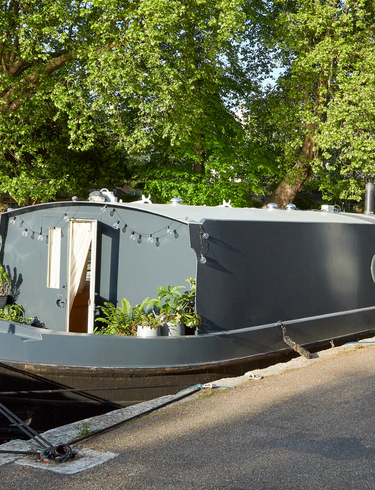 Discovering Detachment: My Staycation as a Canal Dweller