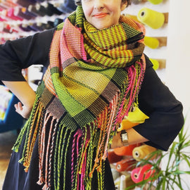 Hit Warp Speed: Learn to weave a scarf or cushion - 2 days